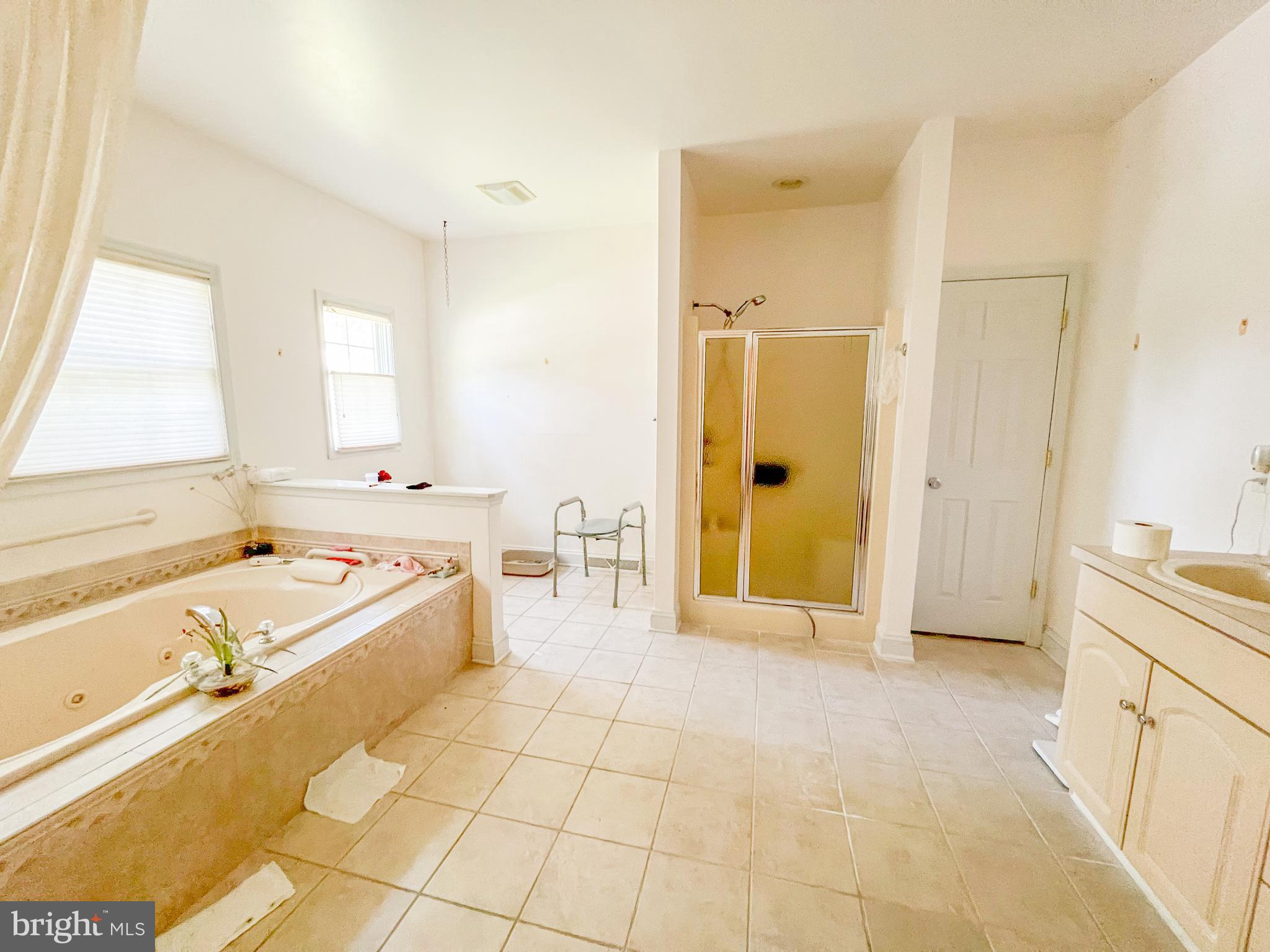 WAGAMONS WEST SHORES - Residential