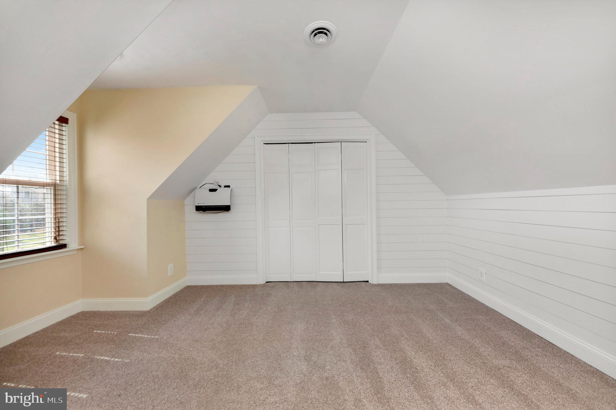 BELMONT HILLS/INGLESIDE - Residential