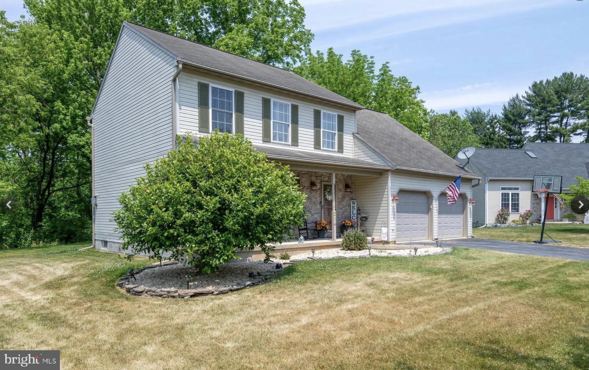 214 HOLLY LANE