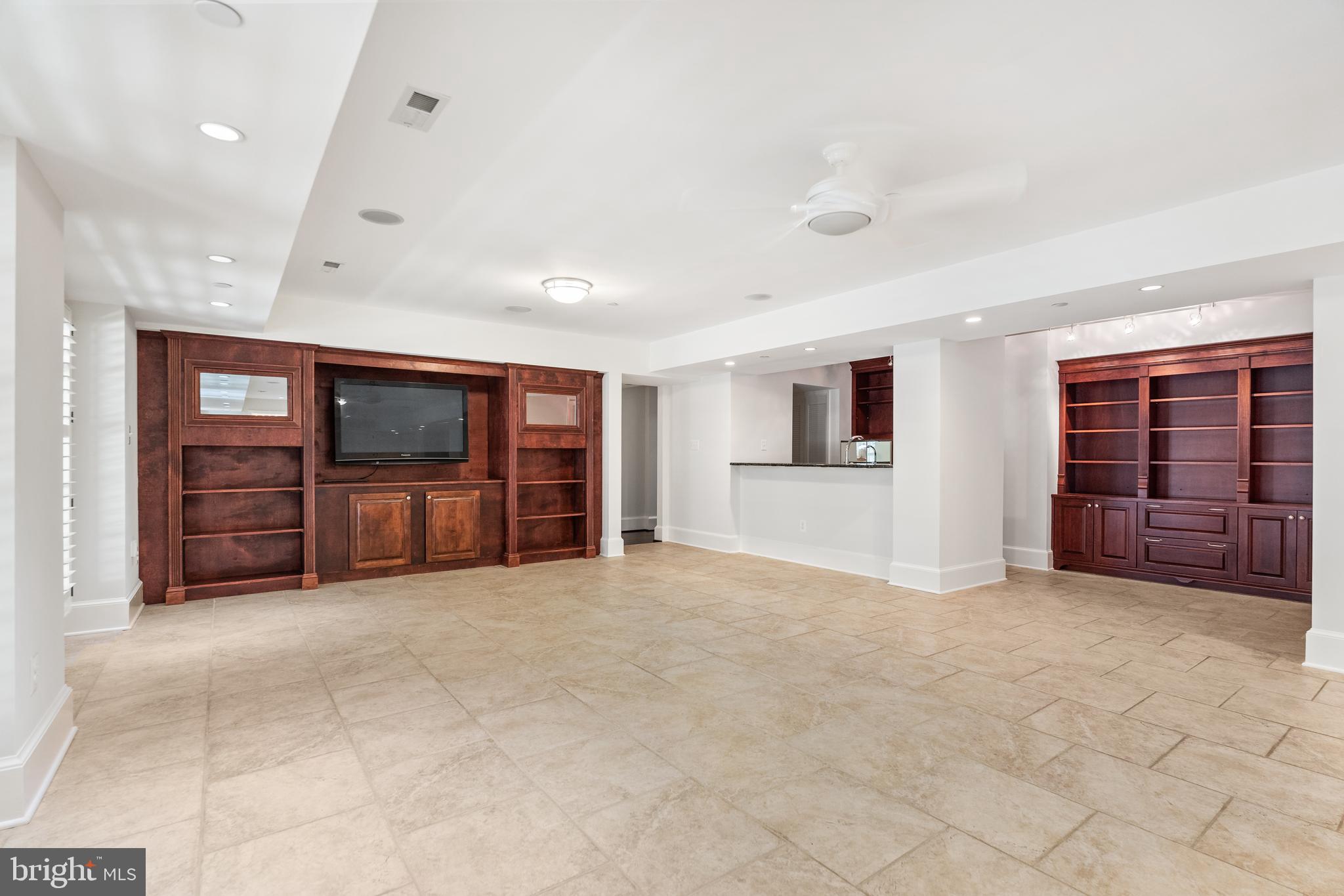 MERRY GO ROUND FARM - Residential