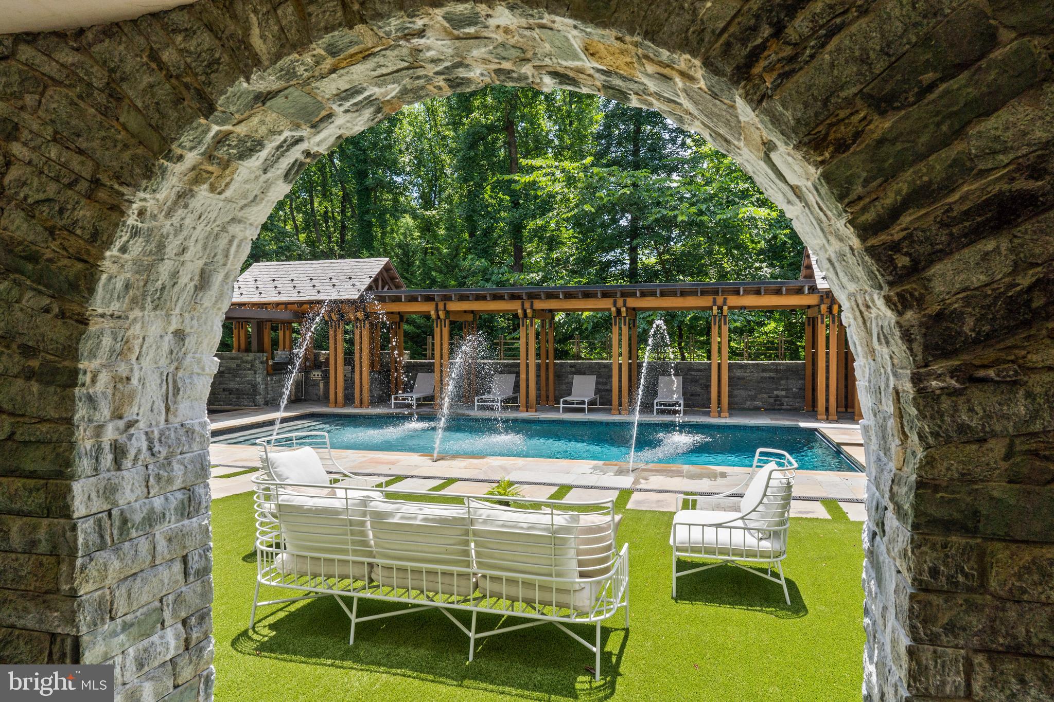 MERRY GO ROUND FARM - Residential