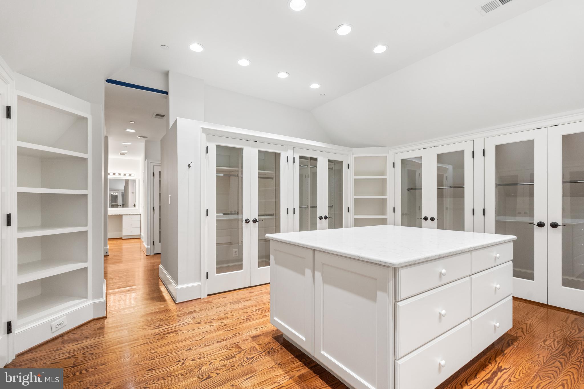 MERRY GO ROUND FARM - Residential