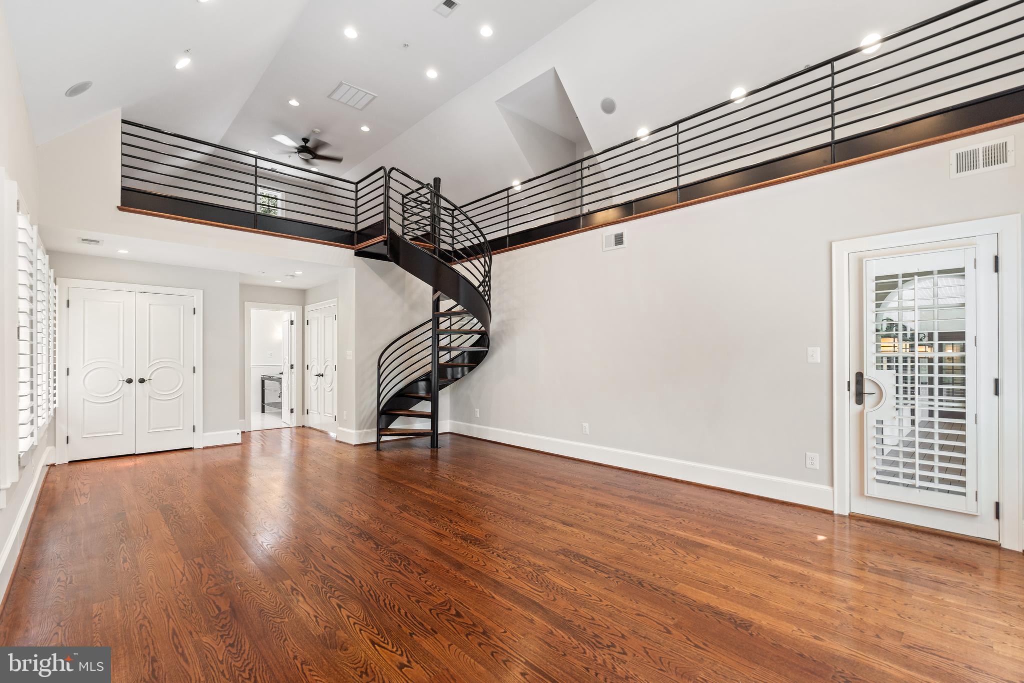 MERRY GO ROUND FARM - Residential