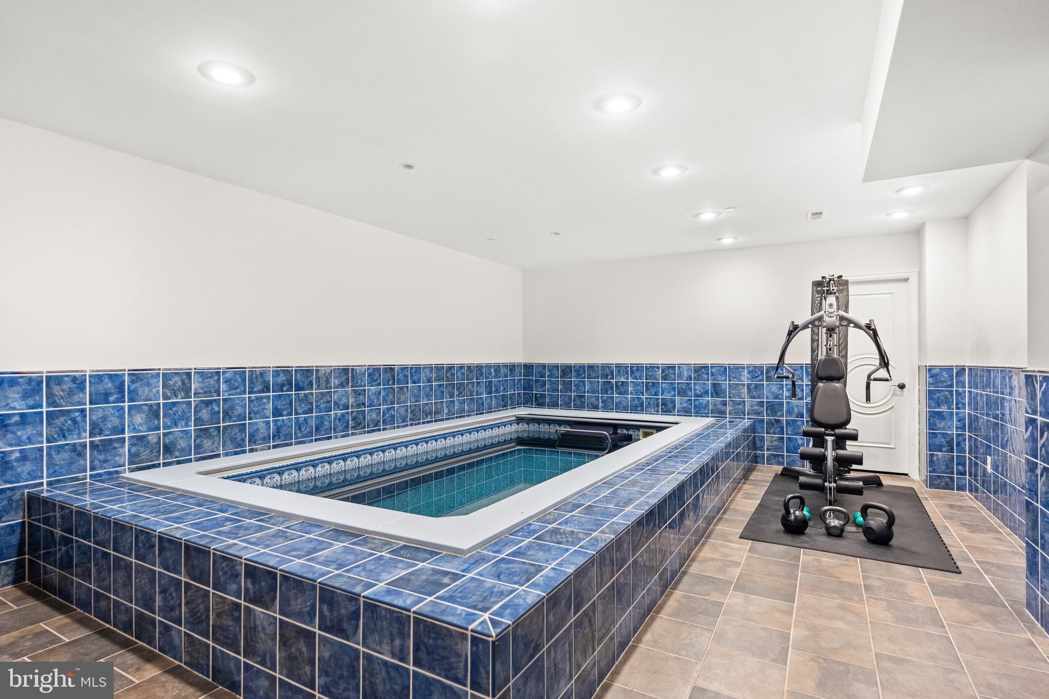 MERRY GO ROUND FARM - Residential