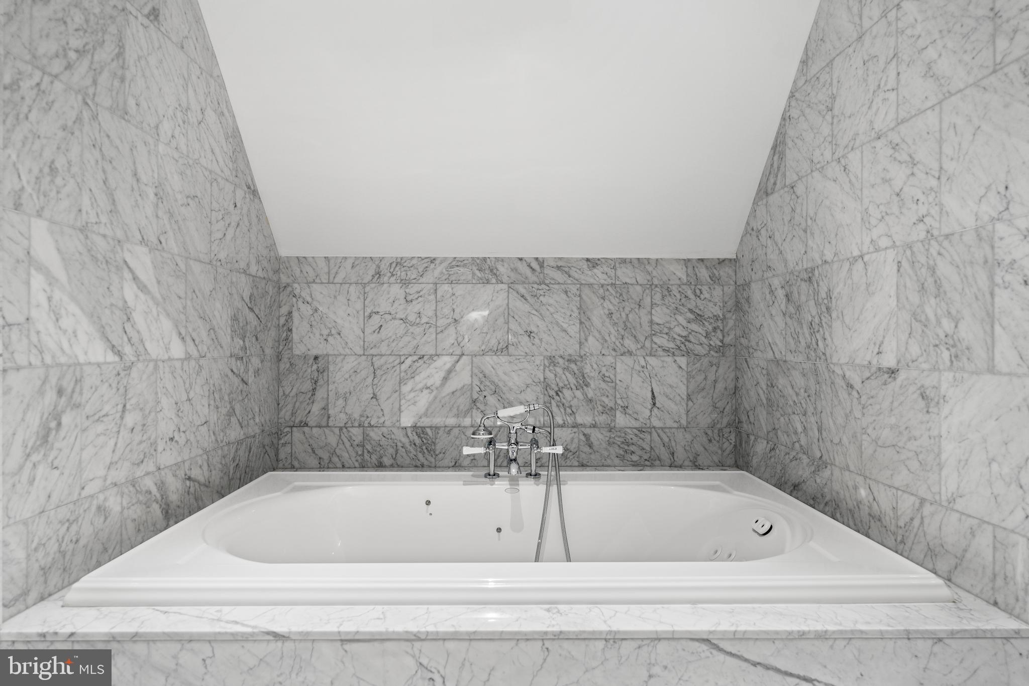 MERRY GO ROUND FARM - Residential