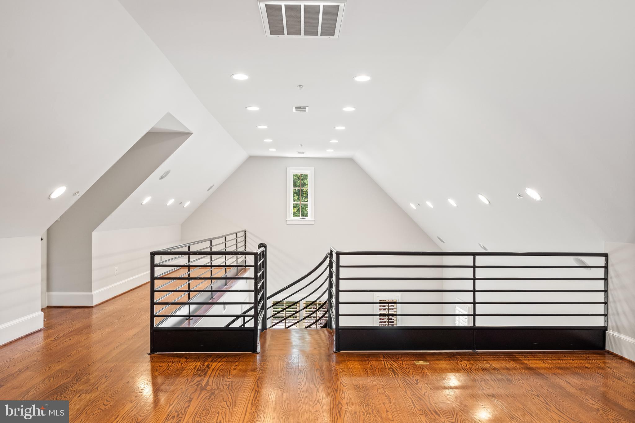 MERRY GO ROUND FARM - Residential