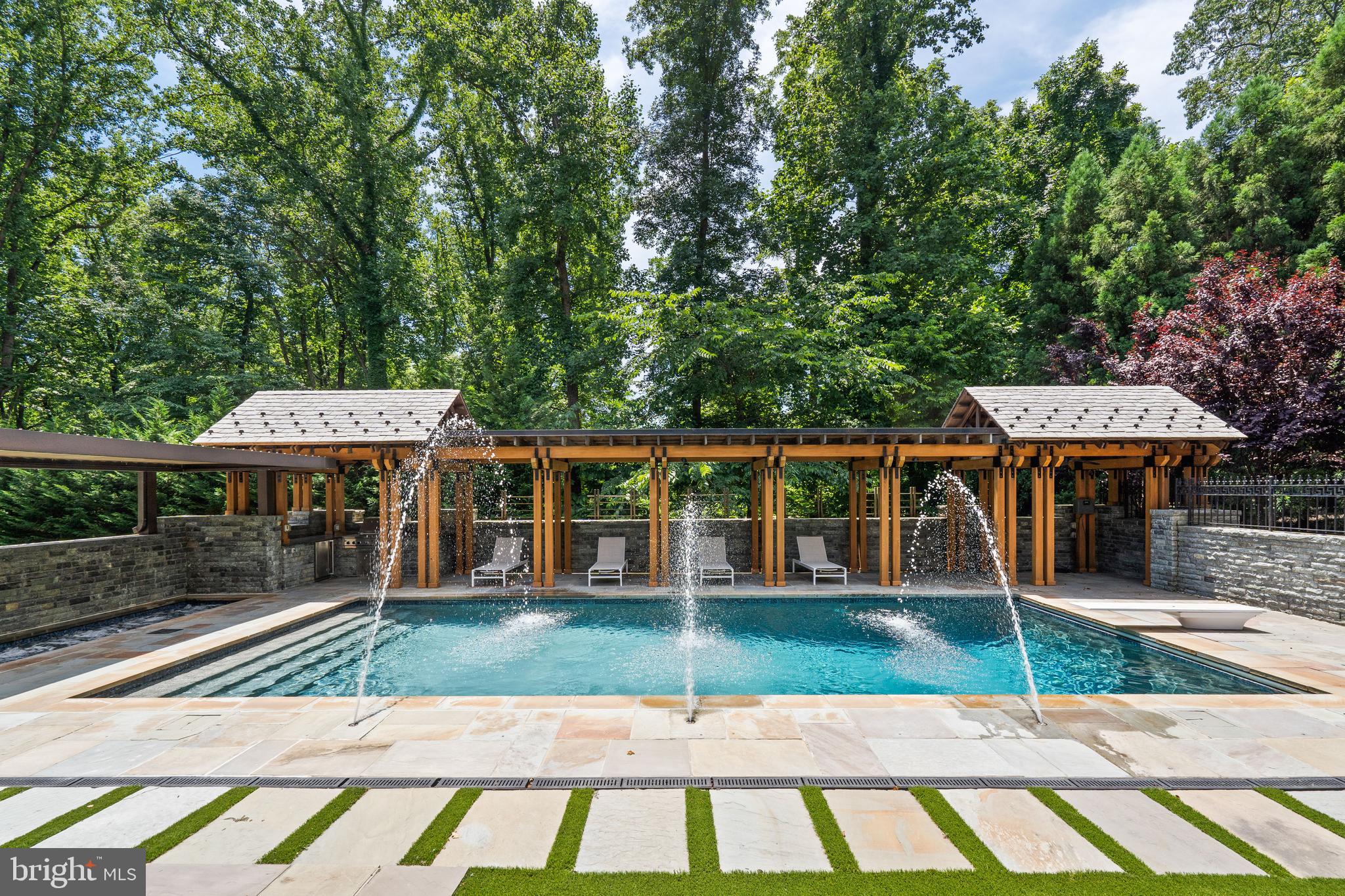 MERRY GO ROUND FARM - Residential