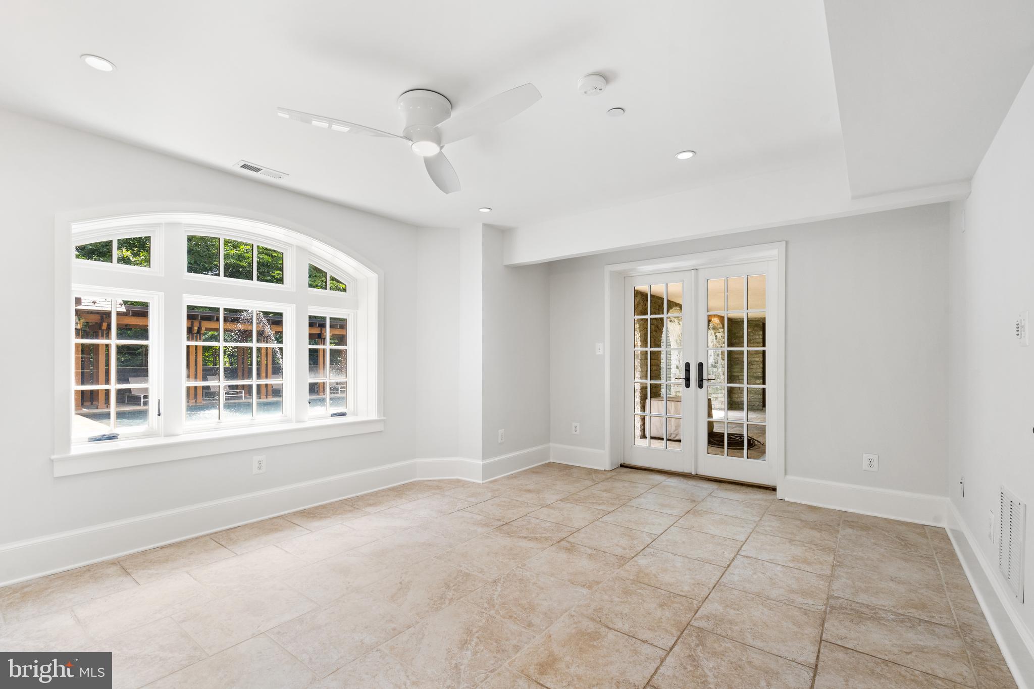 MERRY GO ROUND FARM - Residential