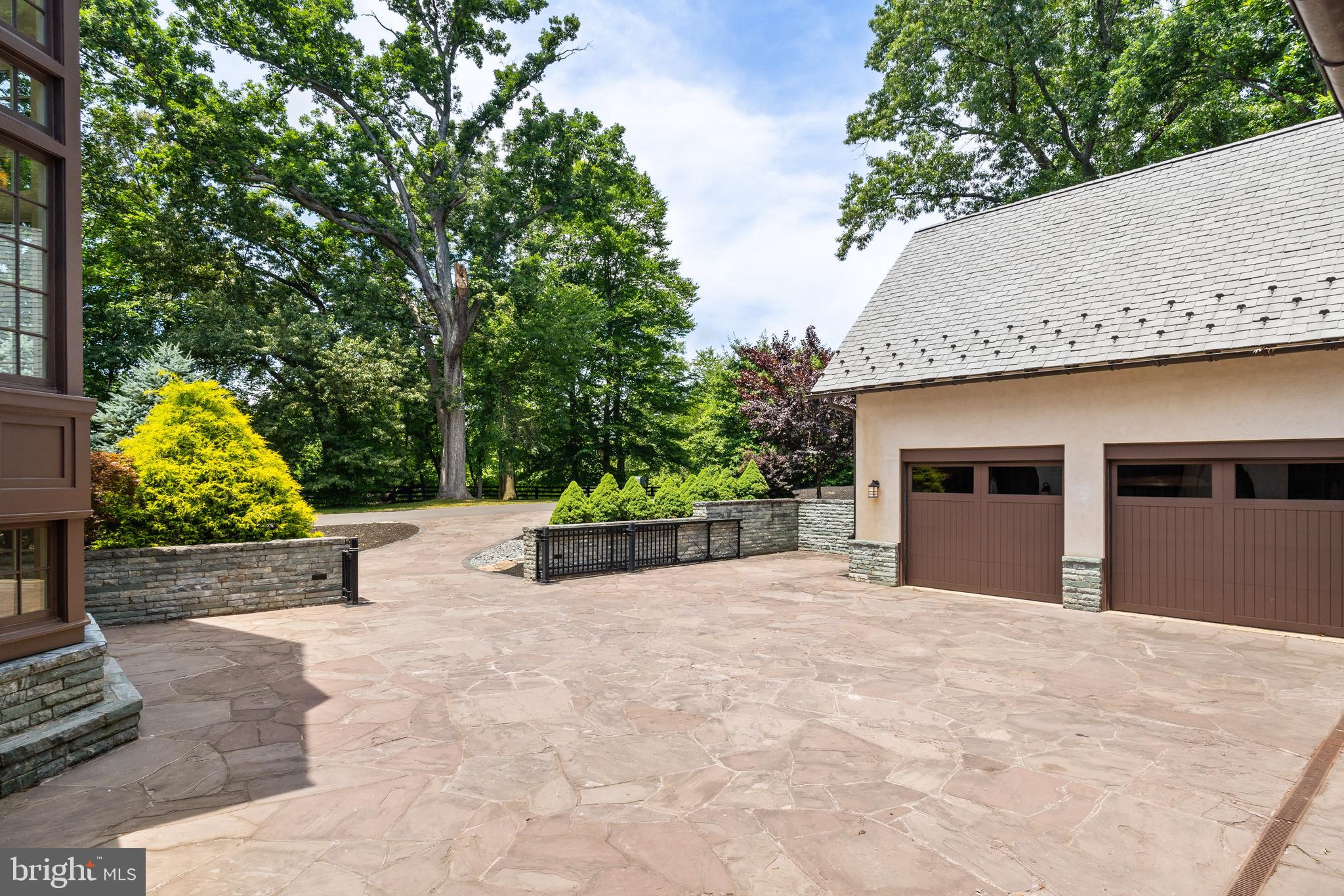 MERRY GO ROUND FARM - Residential