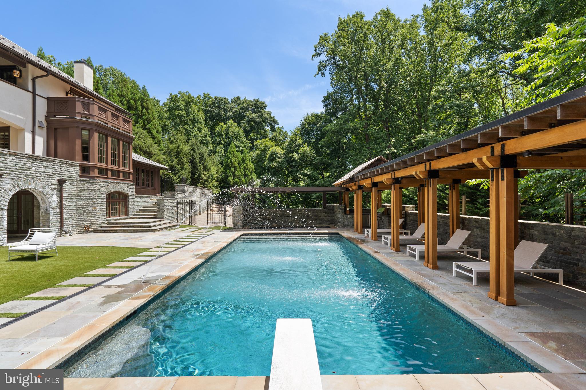 MERRY GO ROUND FARM - Residential