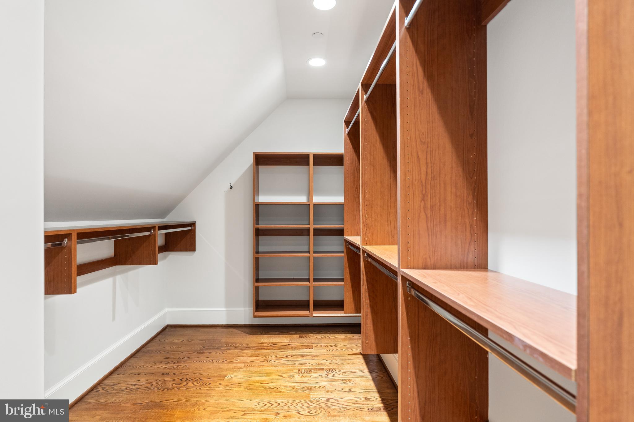 MERRY GO ROUND FARM - Residential