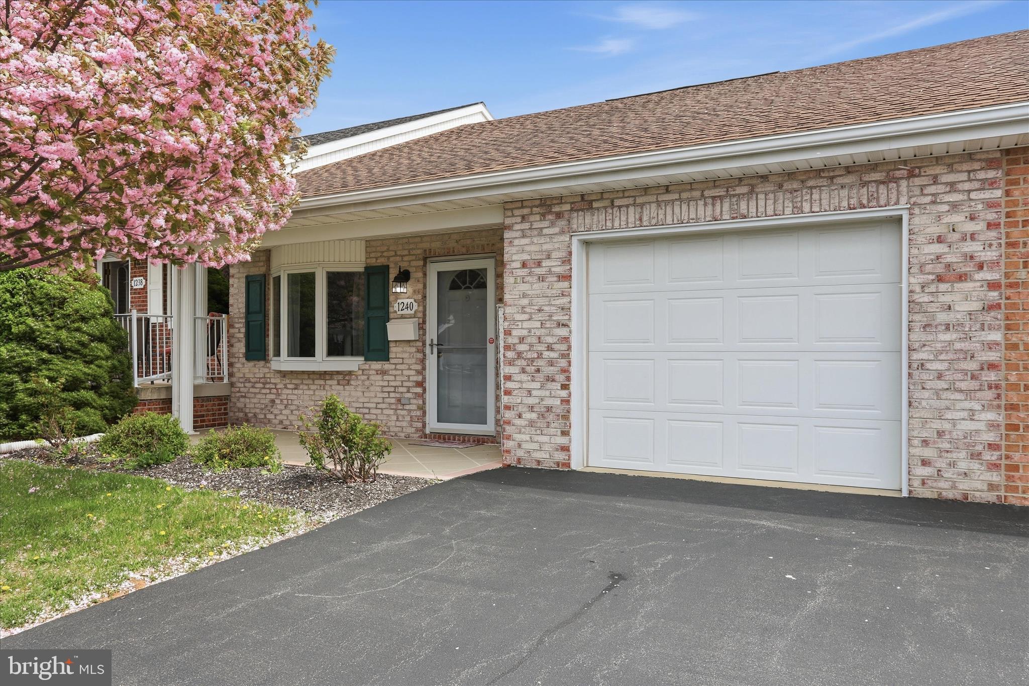 SOUTH POINTE - Residential