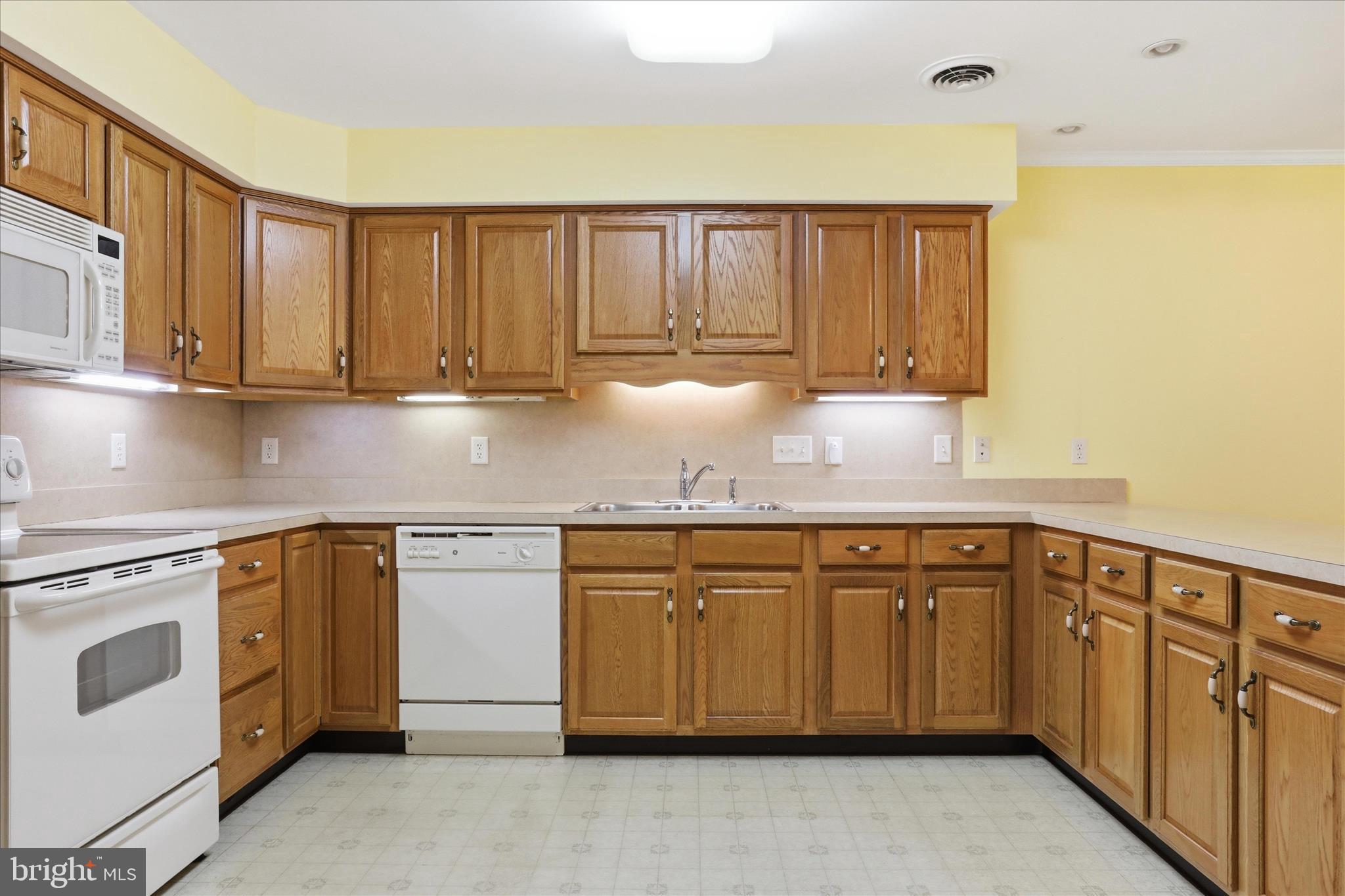 SOUTH POINTE - Residential