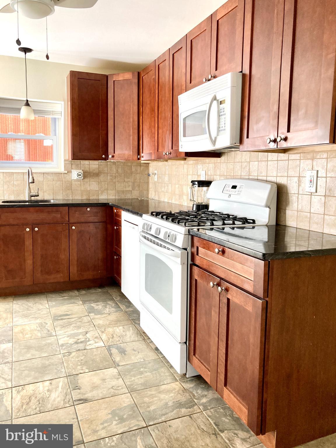 EAST KENSINGTON - Residential Lease