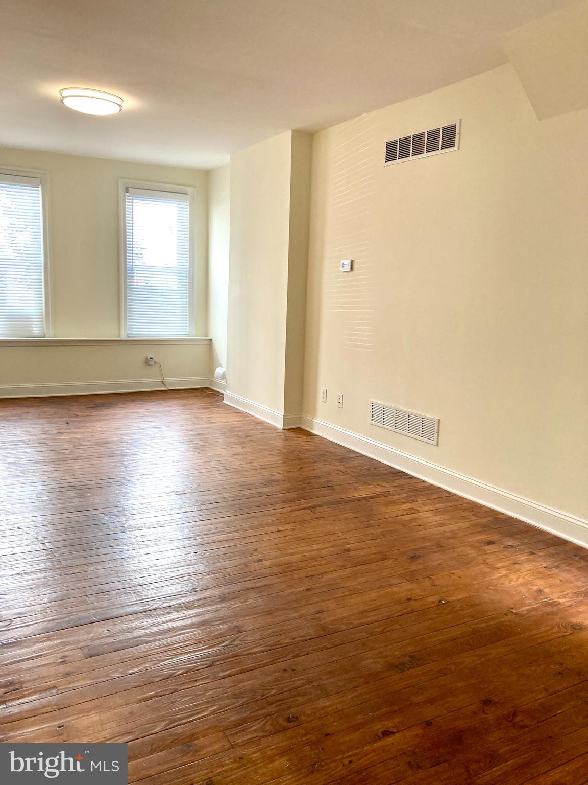 EAST KENSINGTON - Residential Lease