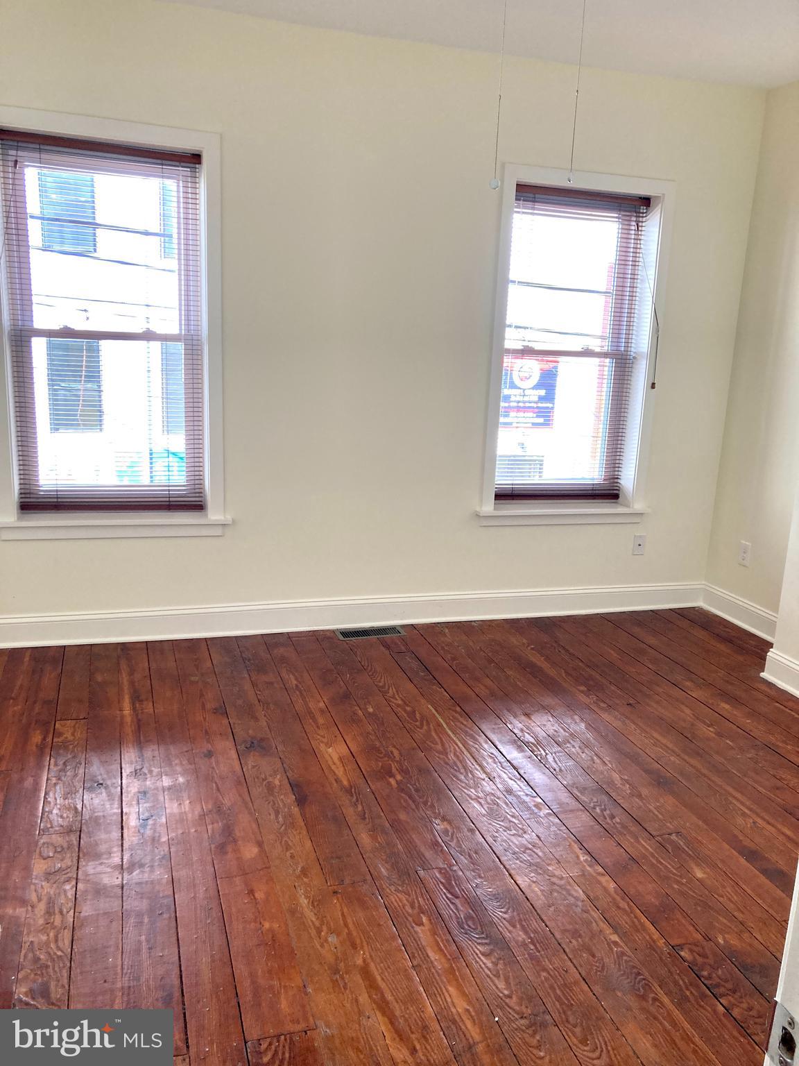 EAST KENSINGTON - Residential Lease