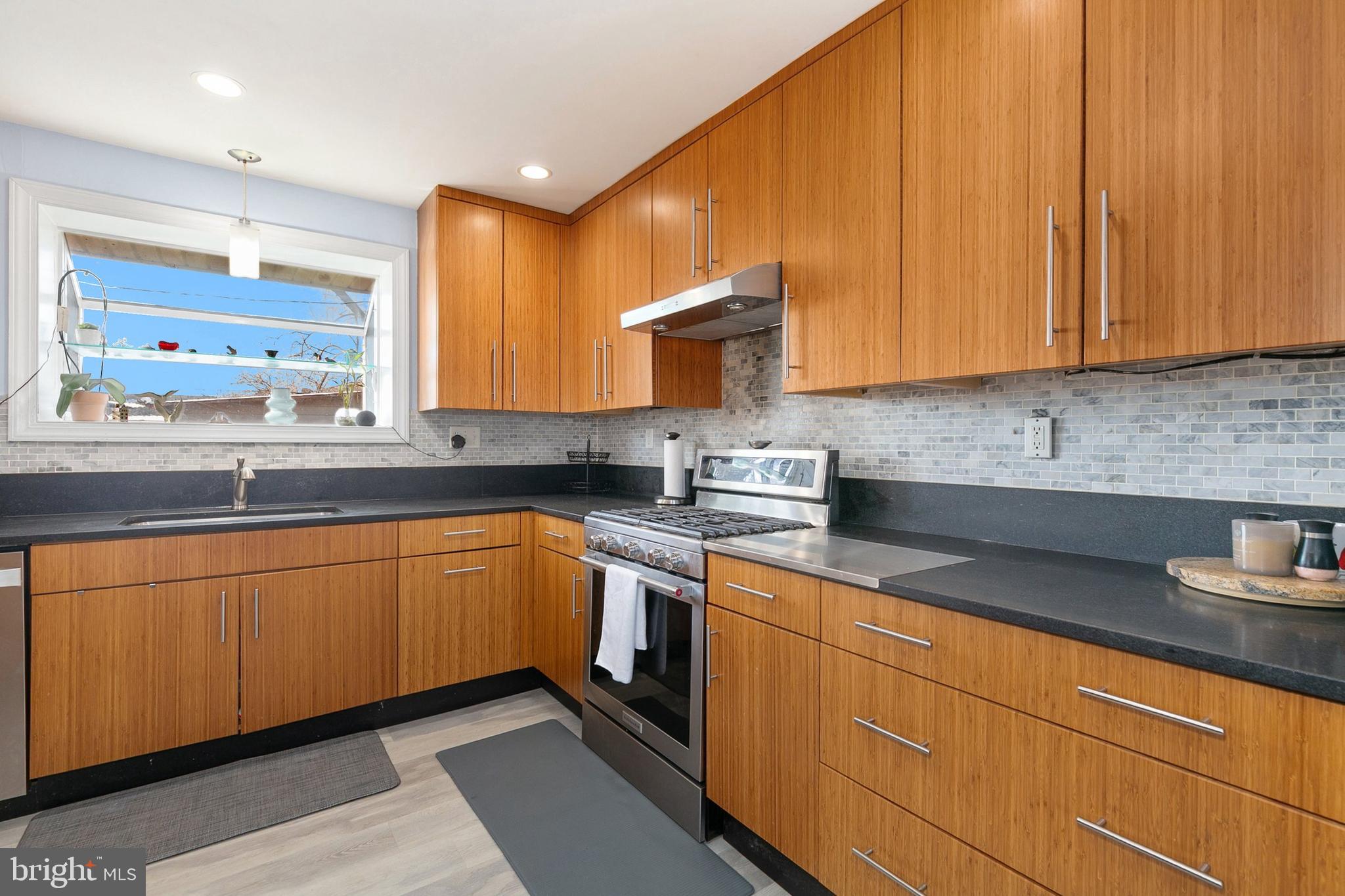 OAKVIEW - Residential