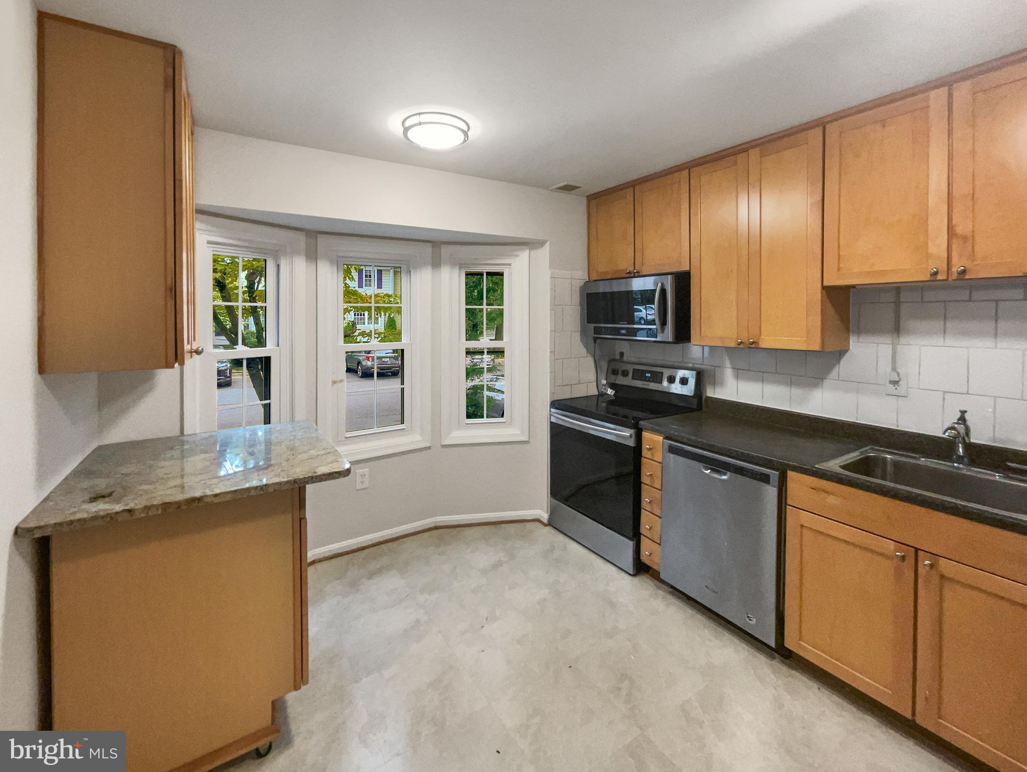 OAKTON CLOISTERS - Residential