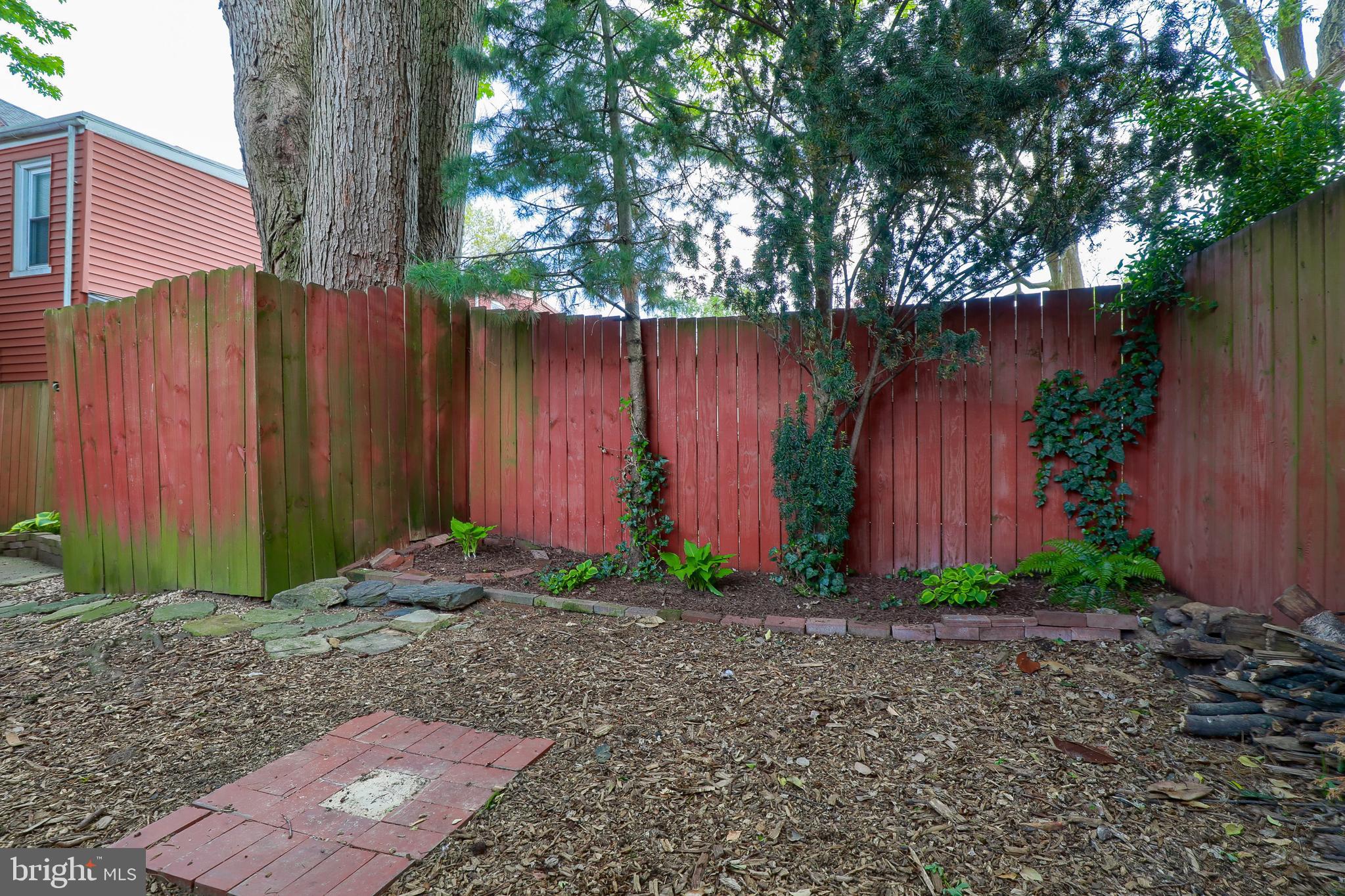 CHESTNUT HILL - Residential