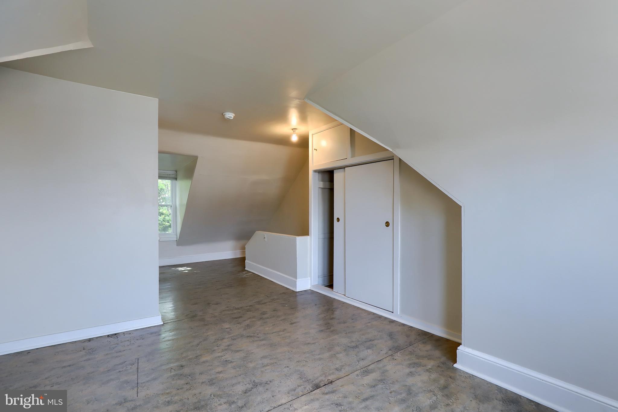 CHESTNUT HILL - Residential