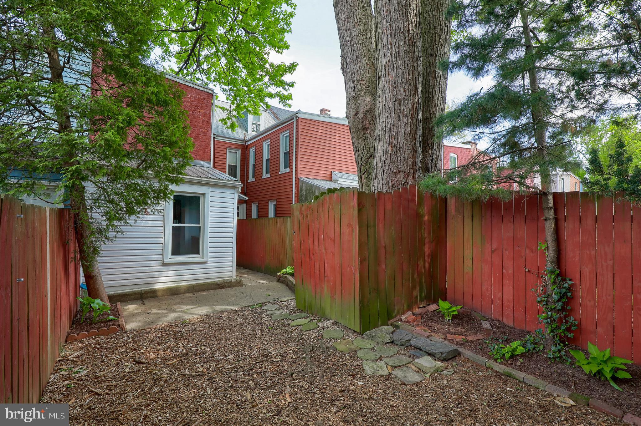 CHESTNUT HILL - Residential