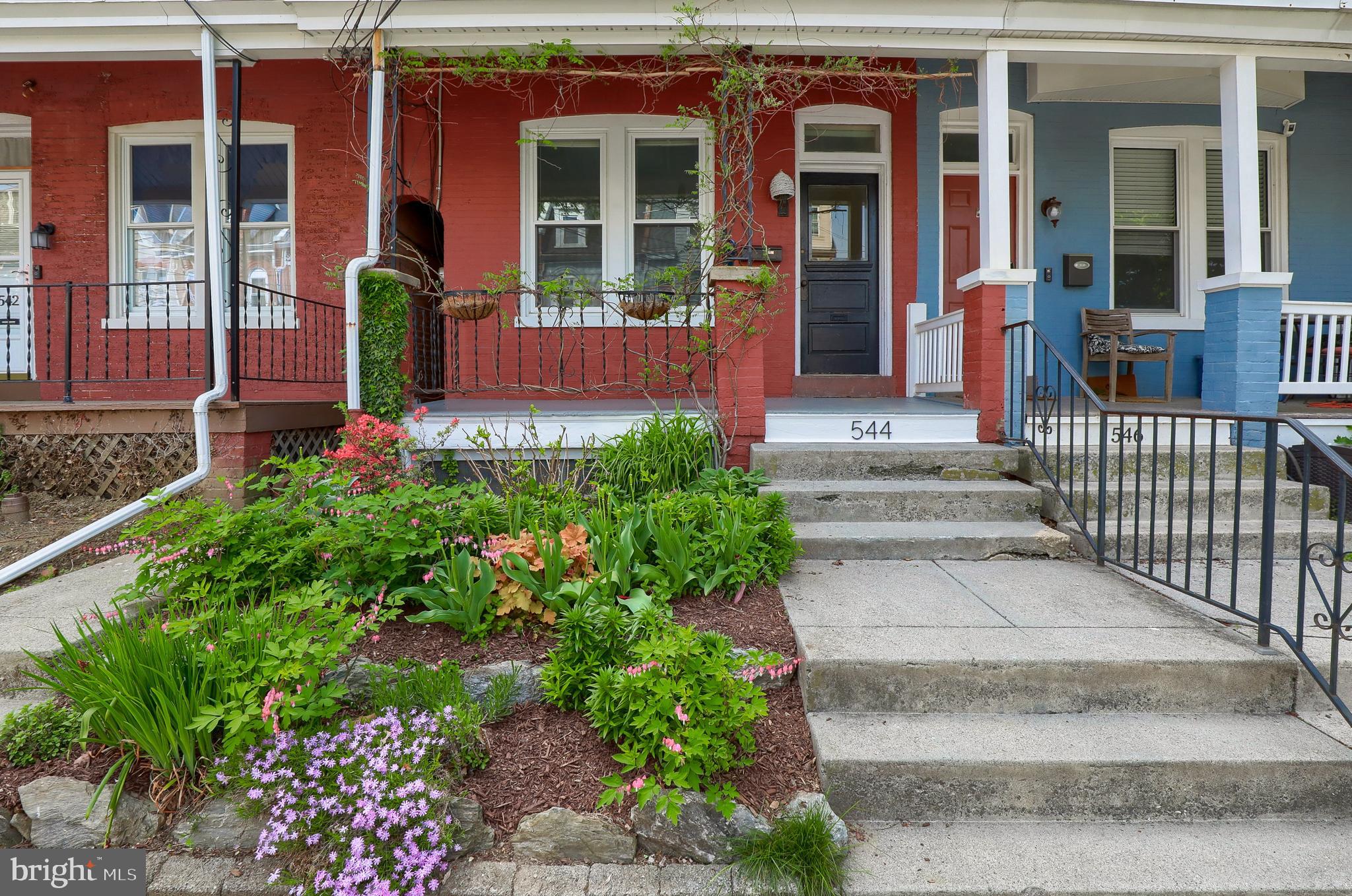 CHESTNUT HILL - Residential