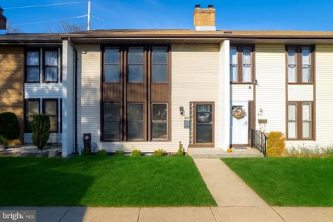 49 TWIN RIVERS DR N EAST WINDSOR NJ 08520