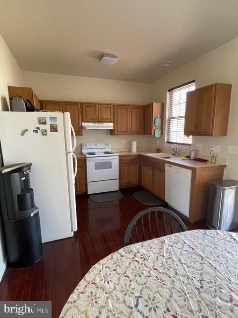 RIVERSIDE MEADOWS - Residential Lease