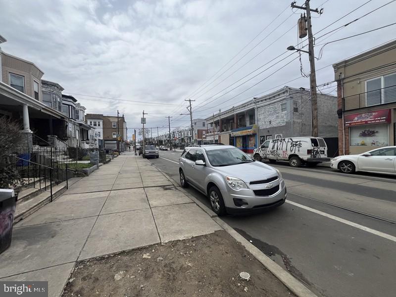 5542 LANSDOWNE AVENUE