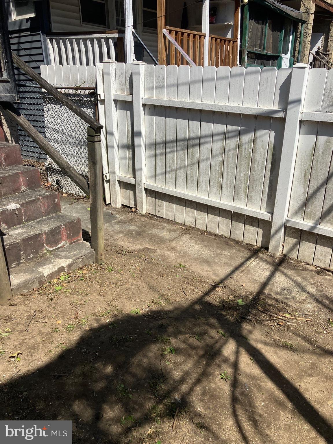 5542 LANSDOWNE AVENUE