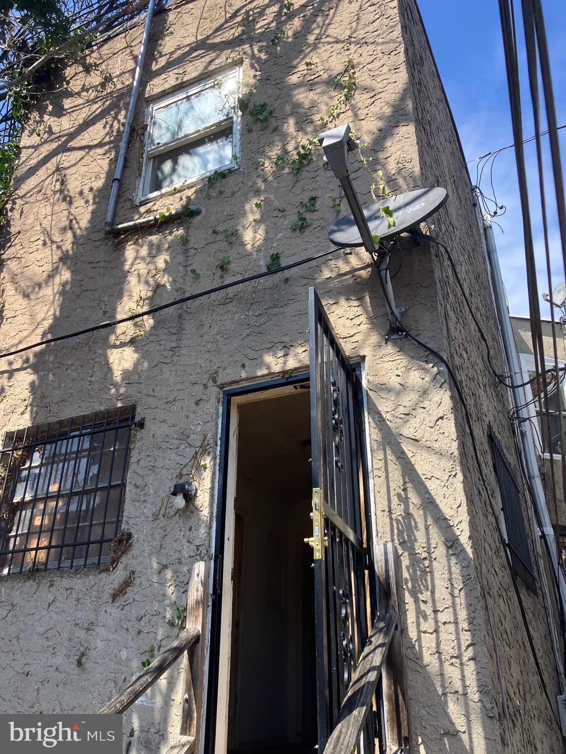 5542 LANSDOWNE AVENUE