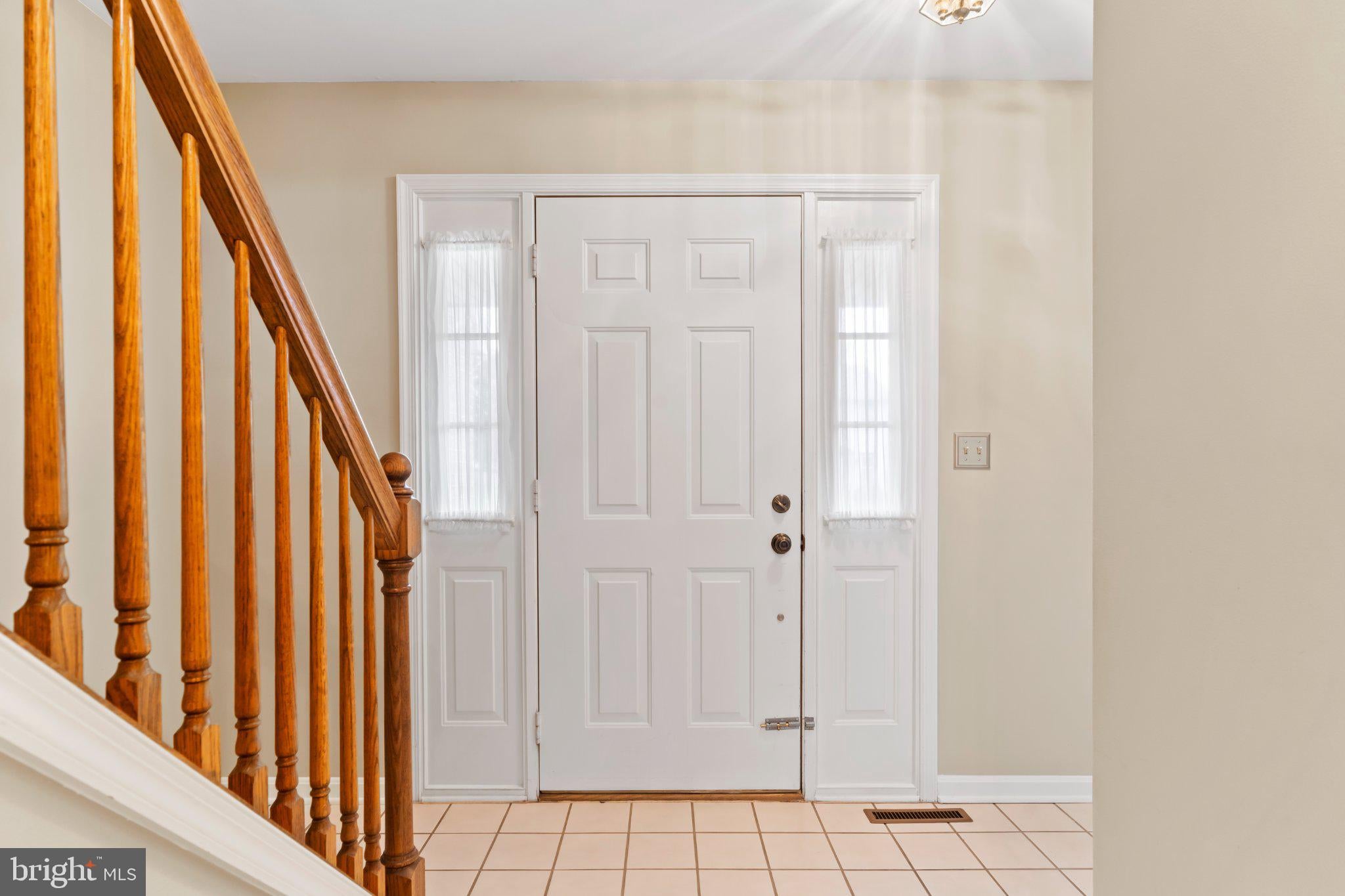 6207 LOCUST LANE