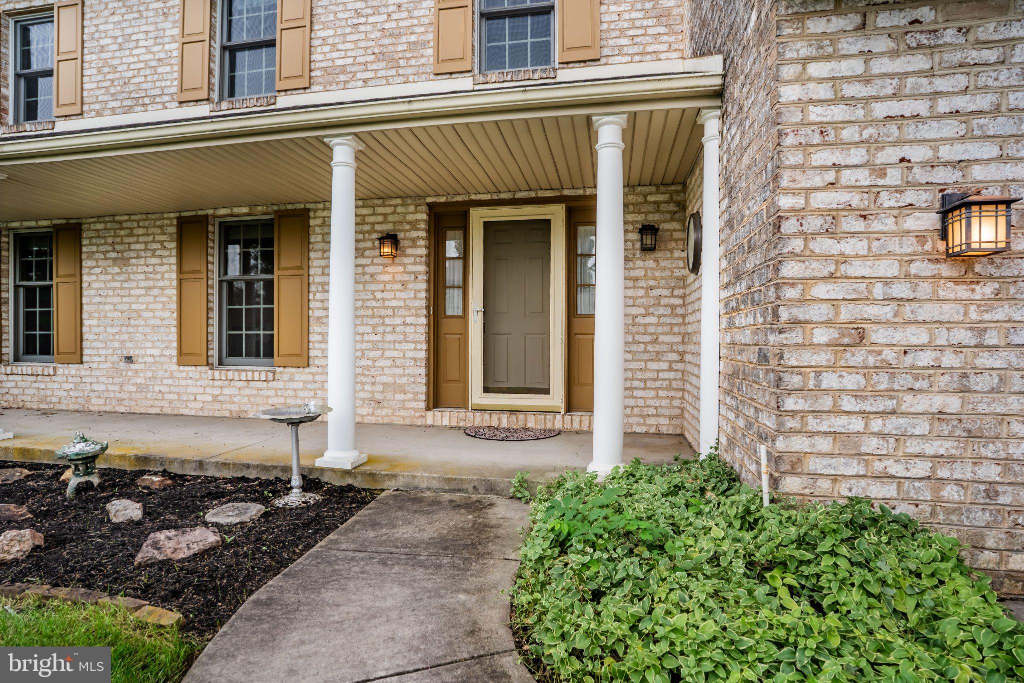 6207 LOCUST LANE