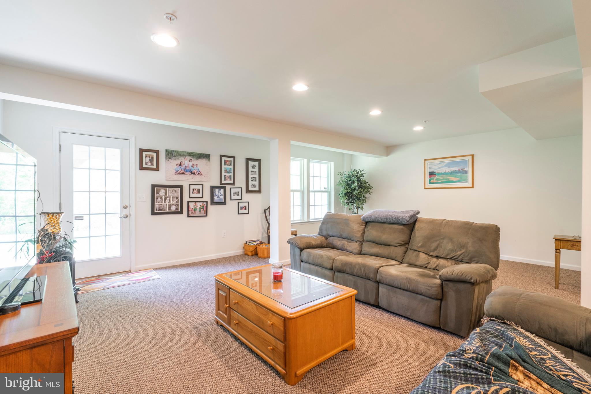 SPRINGFIELD MANOR - Residential