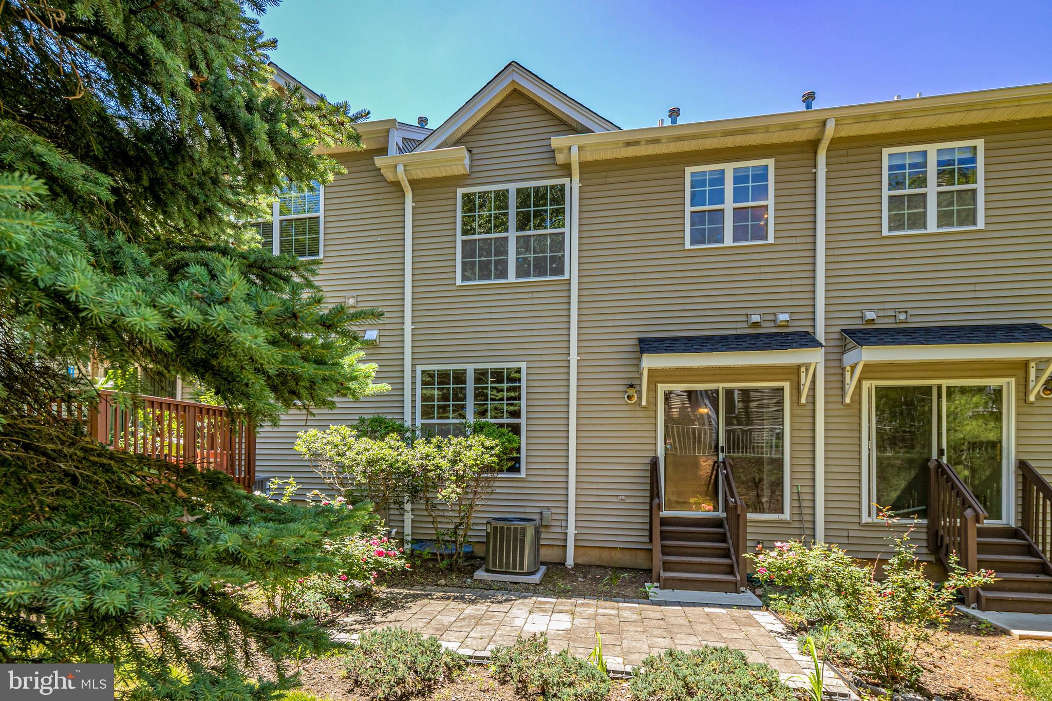 43 HOOVER AVENUE