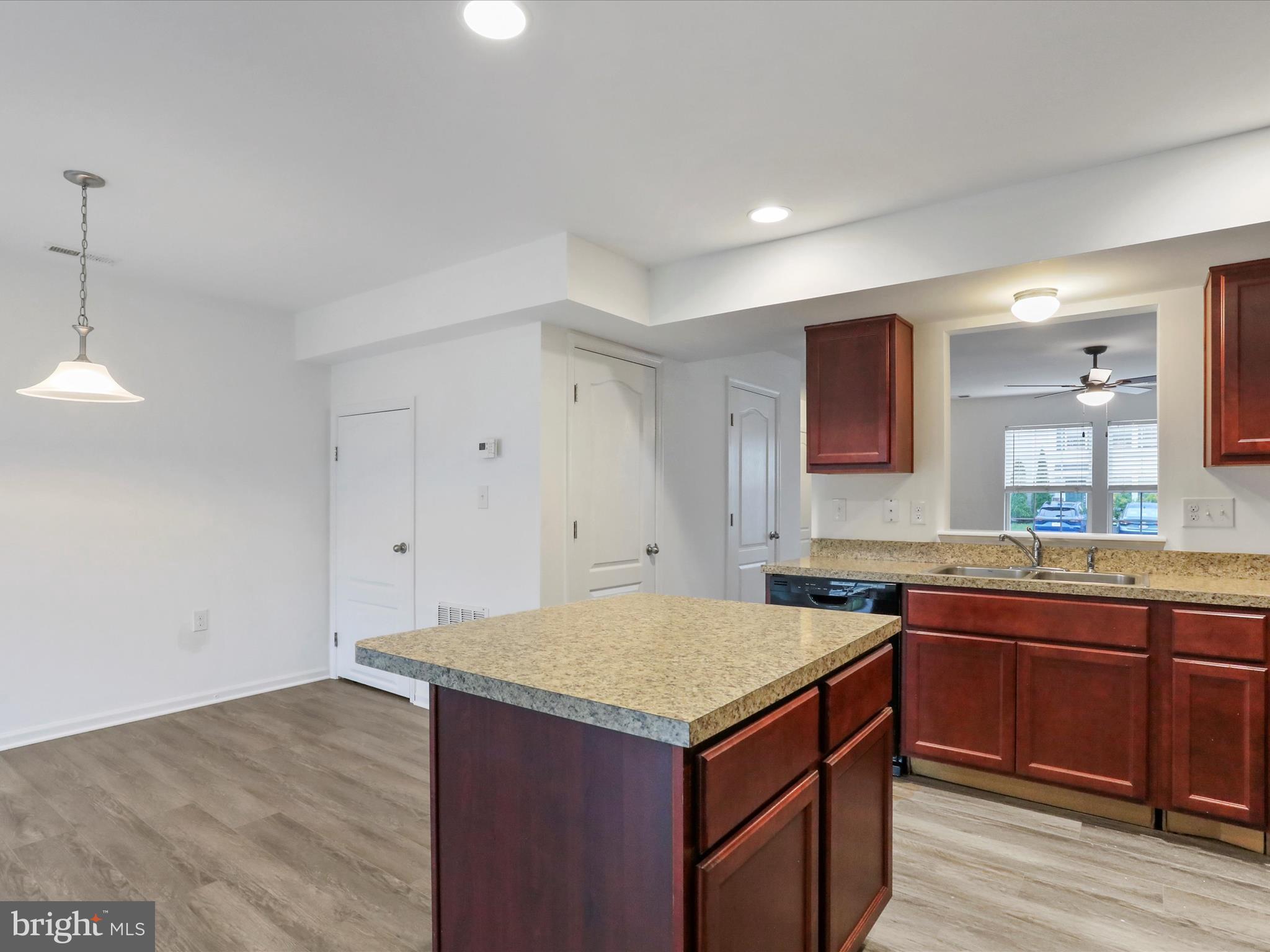 MANOR PARK - Residential