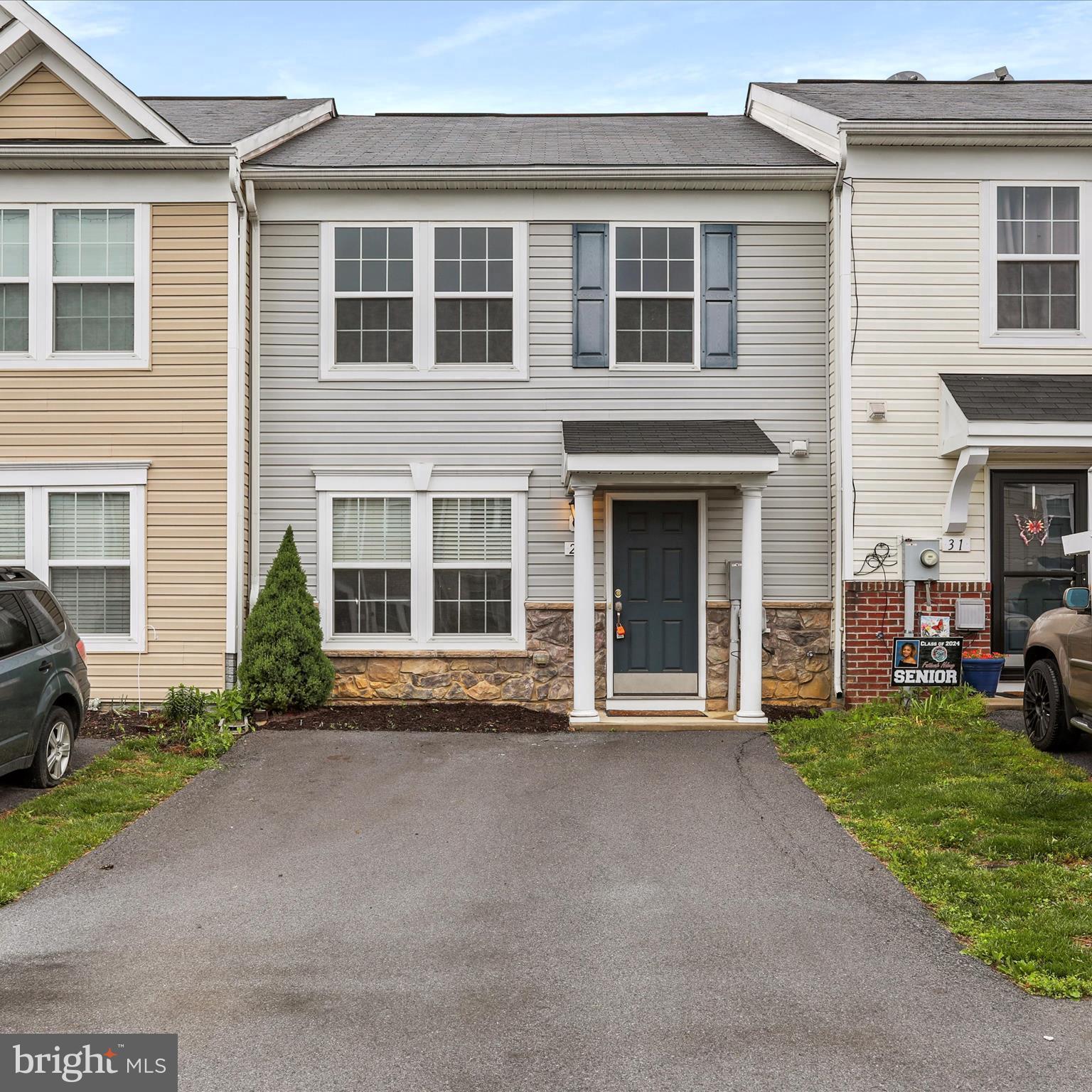 Welcome to 27 Fast View Dr in Martinsburg, boasting brand-new carpet, vinyl flooring, and a fresh paint throughout. Home has been professionally cleaned and is ready for you to move right in! Featuring 3 bedrooms and 2.5 baths and a bump out in the kitchen, it provides abundant room for relaxed living. Back yard is fenced in for additional private outdoor space - freshly stained fence. Situated conveniently close to commuter routes, shopping centers, and dining spots, this property guarantees effortless access to all the amenities Martinsburg has to offer. Schedule your showing today!