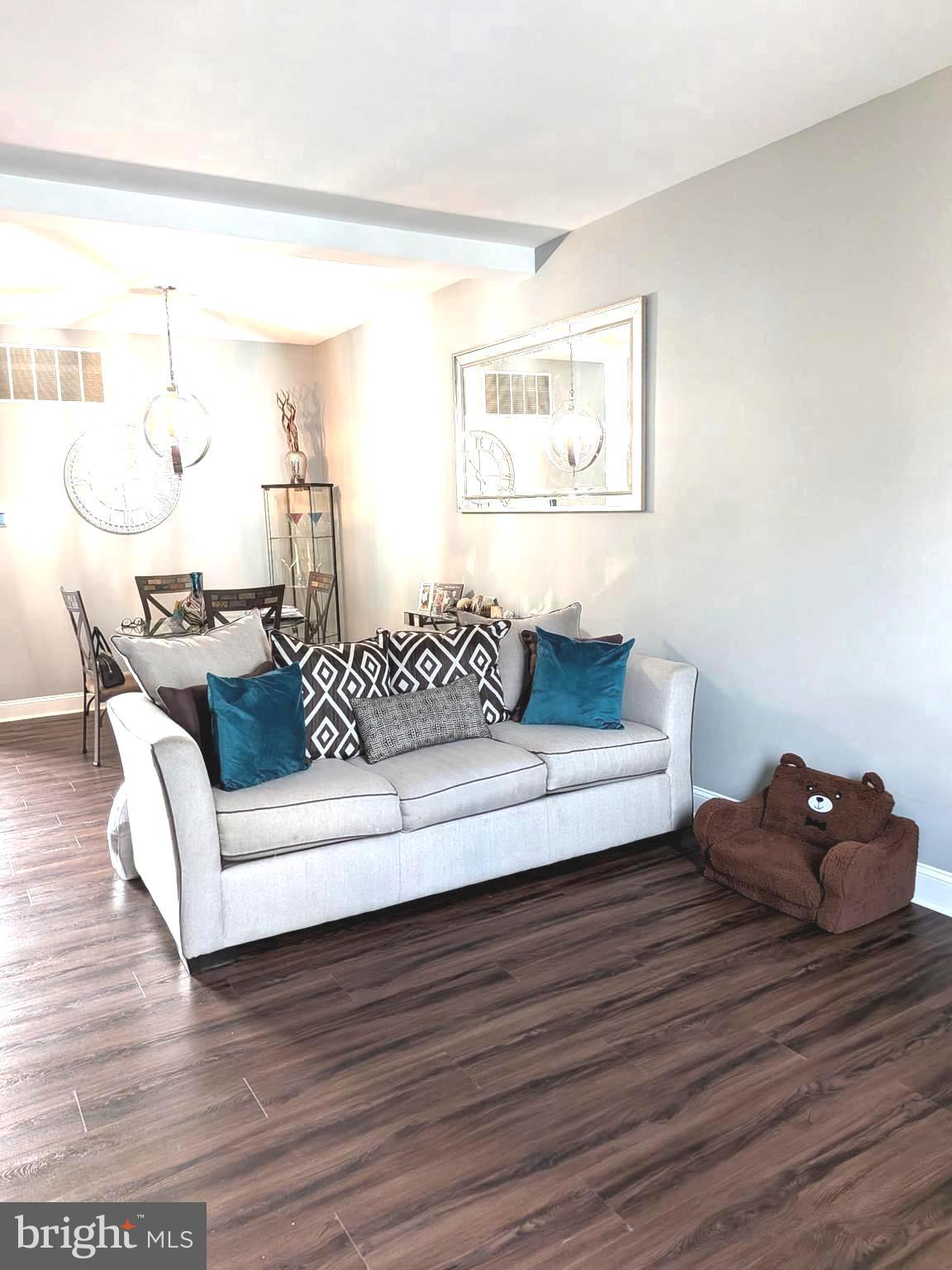 MCMULLEN SQUARE - Residential
