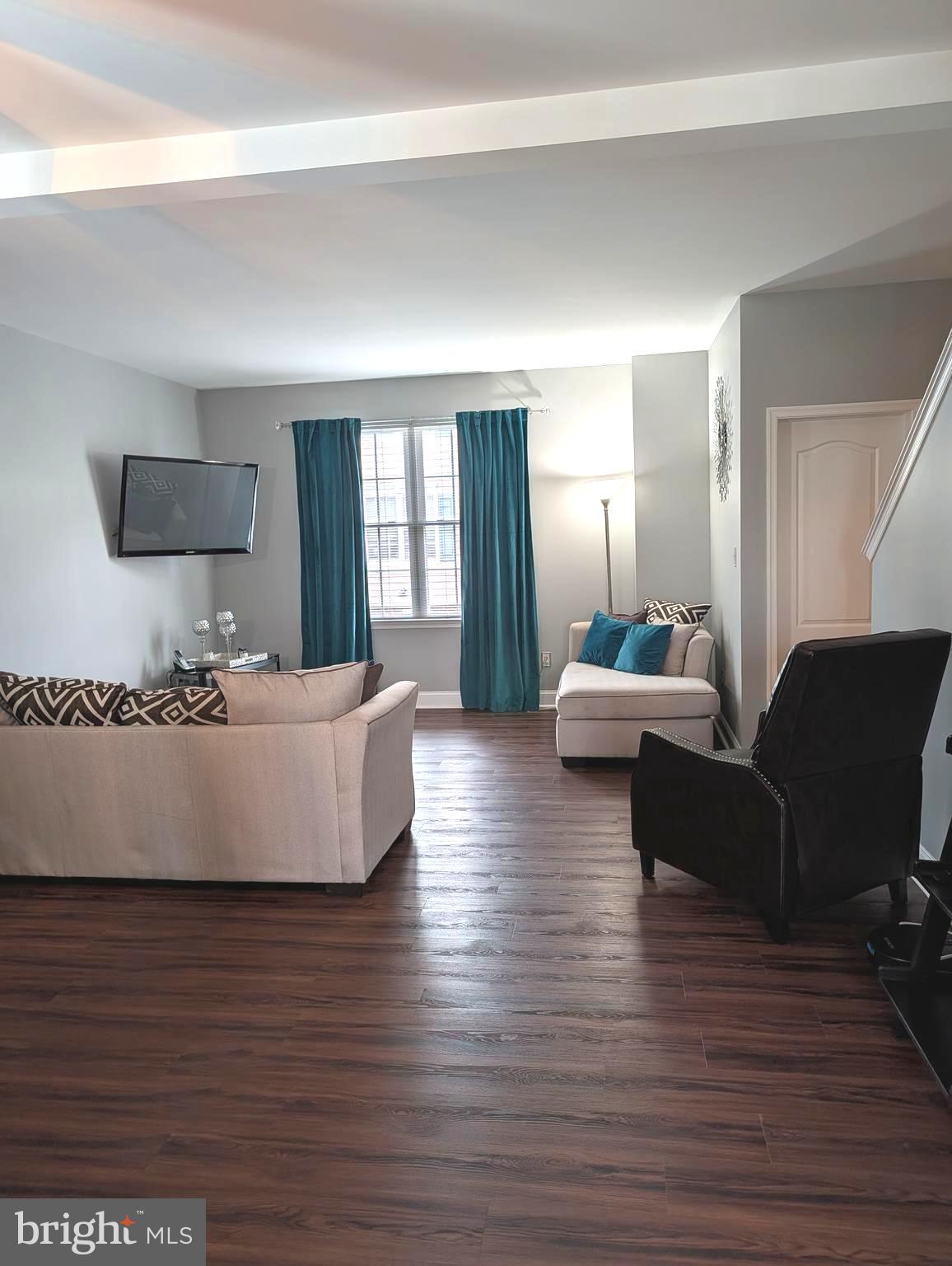 MCMULLEN SQUARE - Residential