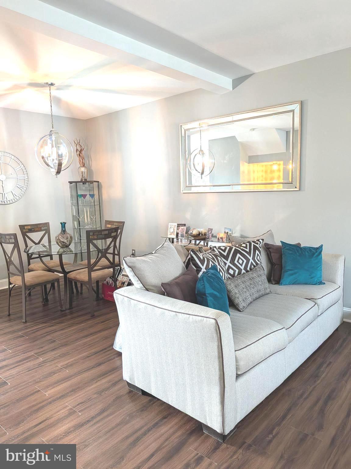 MCMULLEN SQUARE - Residential