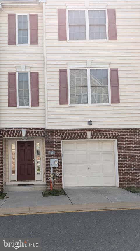 Townhouse For Sale - 118 Mcmullen Circle<br/> WILMINGTON, DE 19802