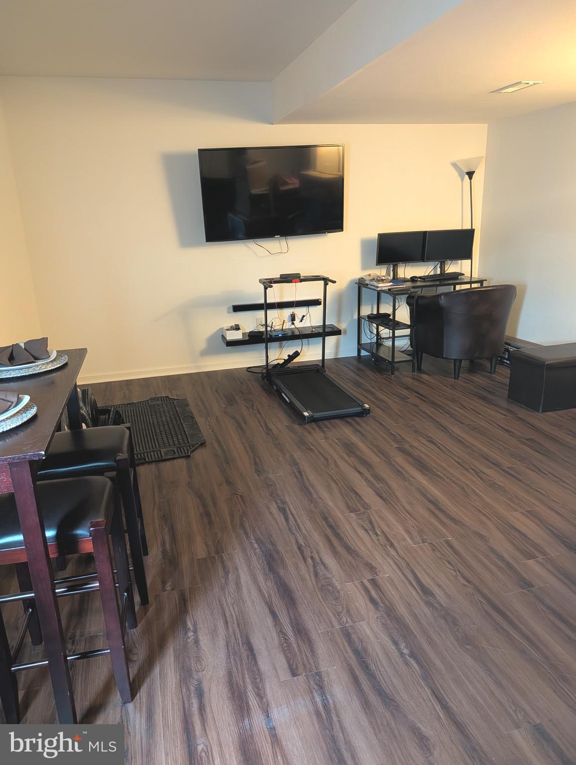 MCMULLEN SQUARE - Residential