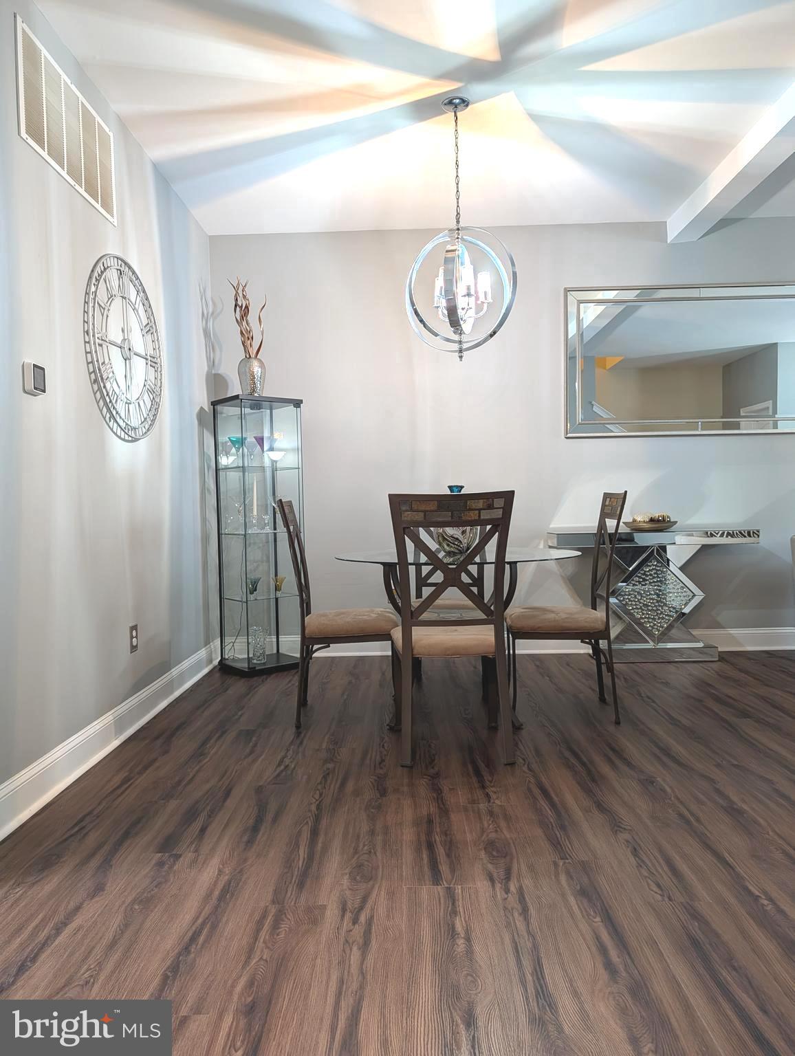 MCMULLEN SQUARE - Residential