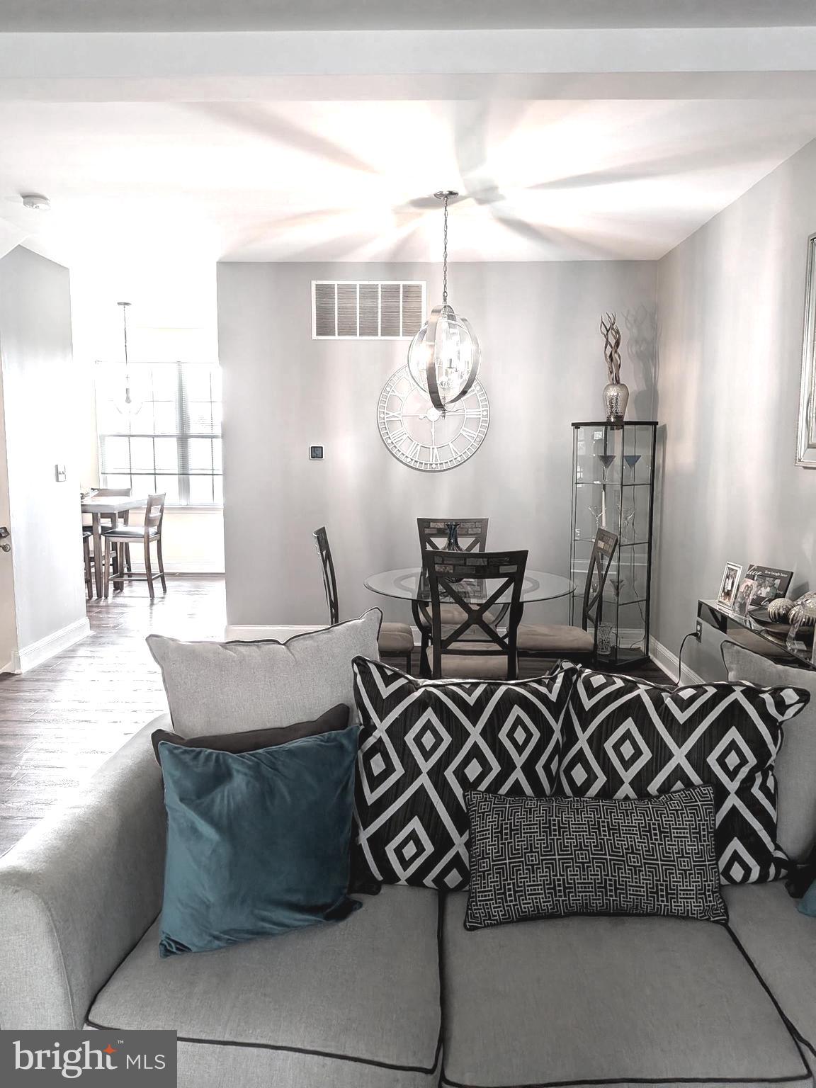 MCMULLEN SQUARE - Residential