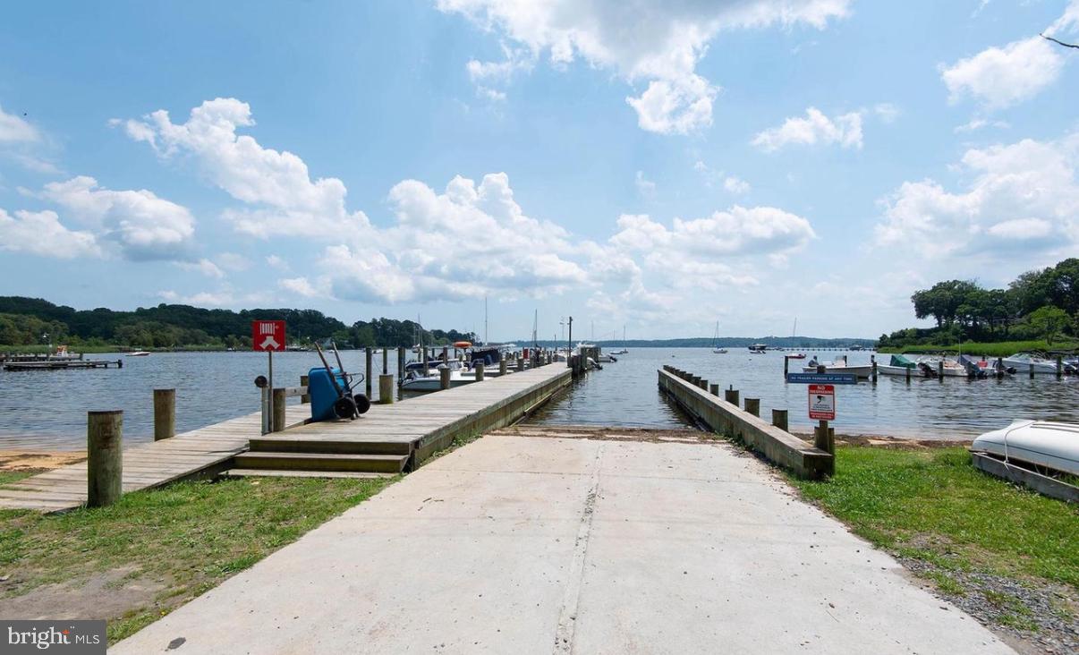 OLDE SEVERNA PARK - Residential