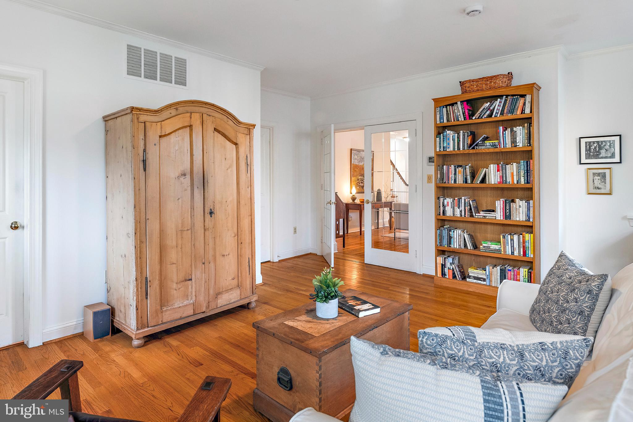 MURRAY HILL - Residential