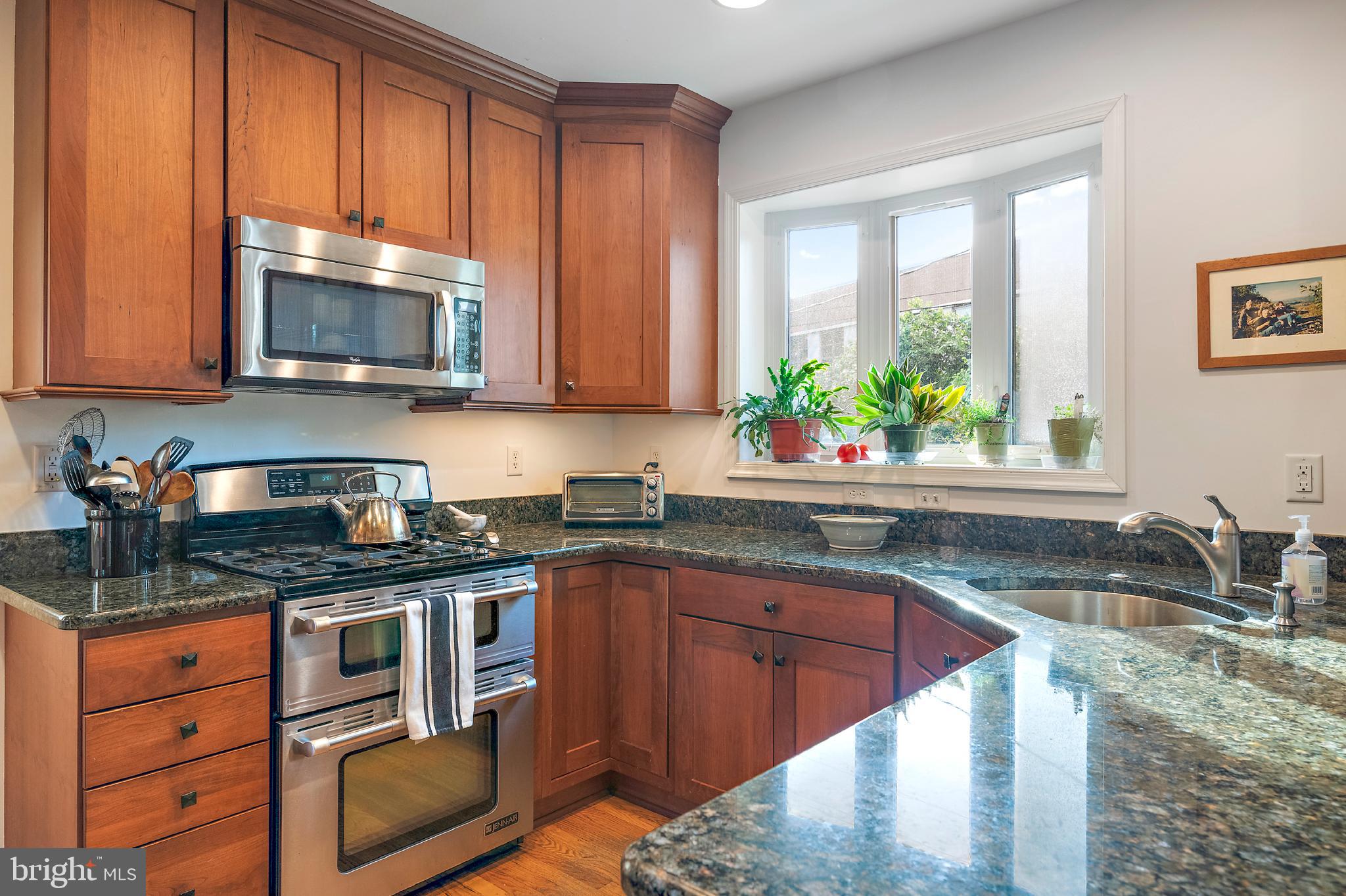 MURRAY HILL - Residential