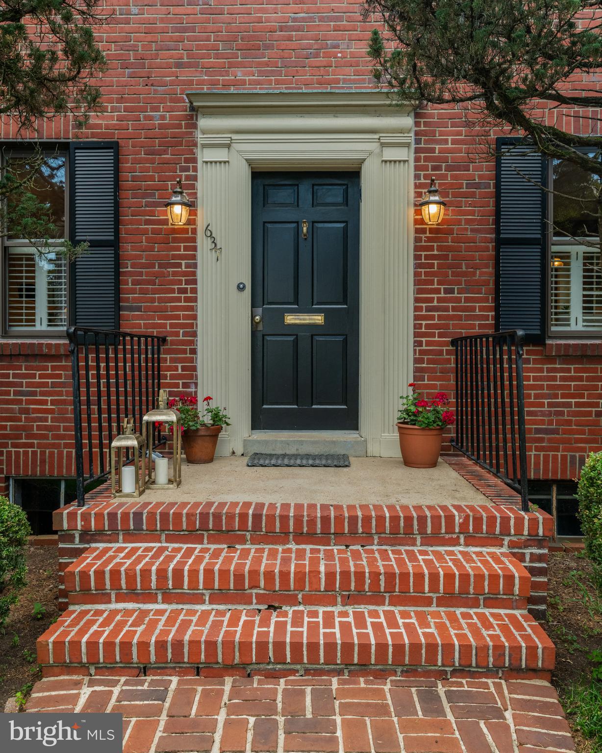 MURRAY HILL - Residential