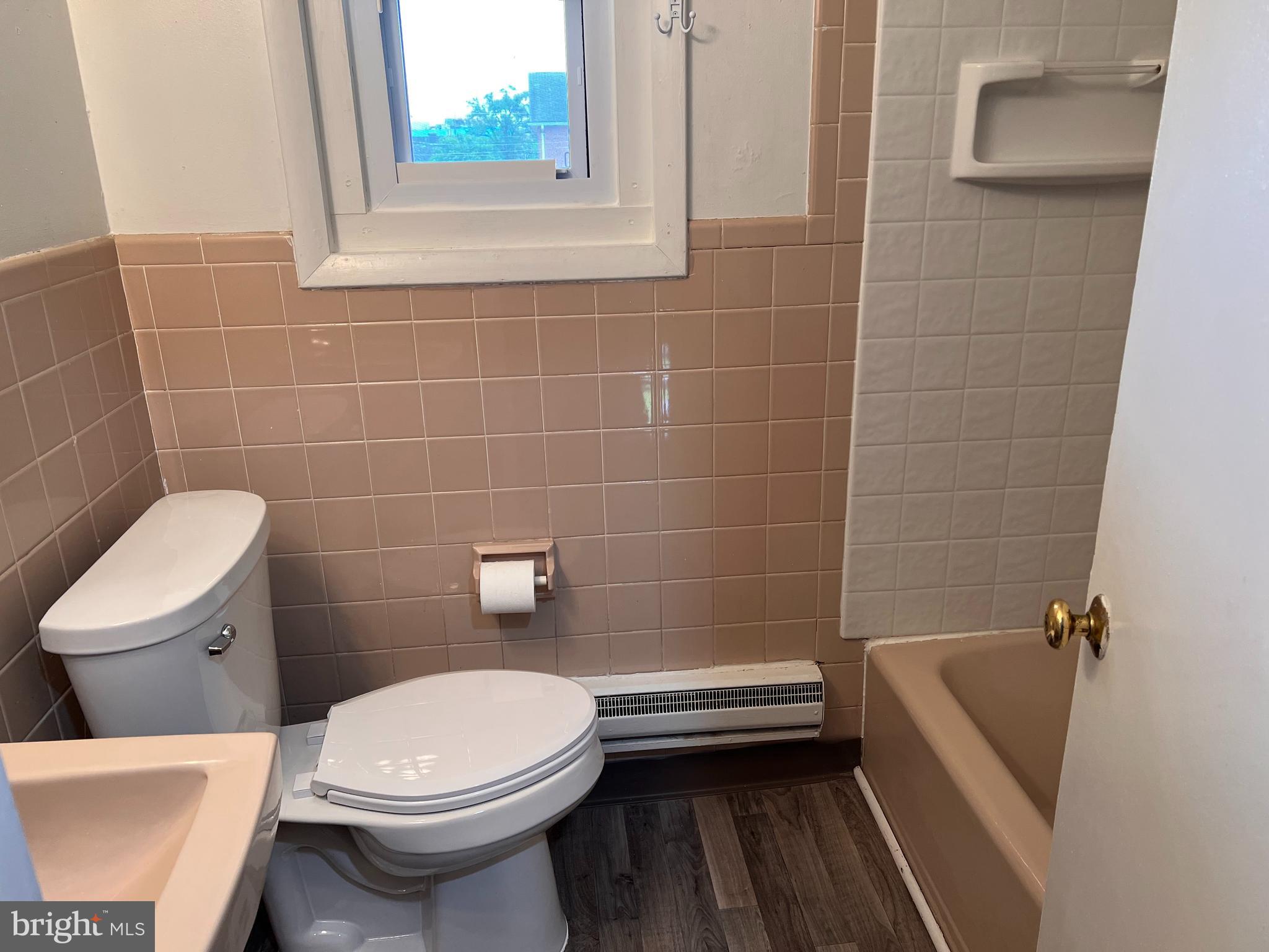 MILTON VALLEY - Residential Lease