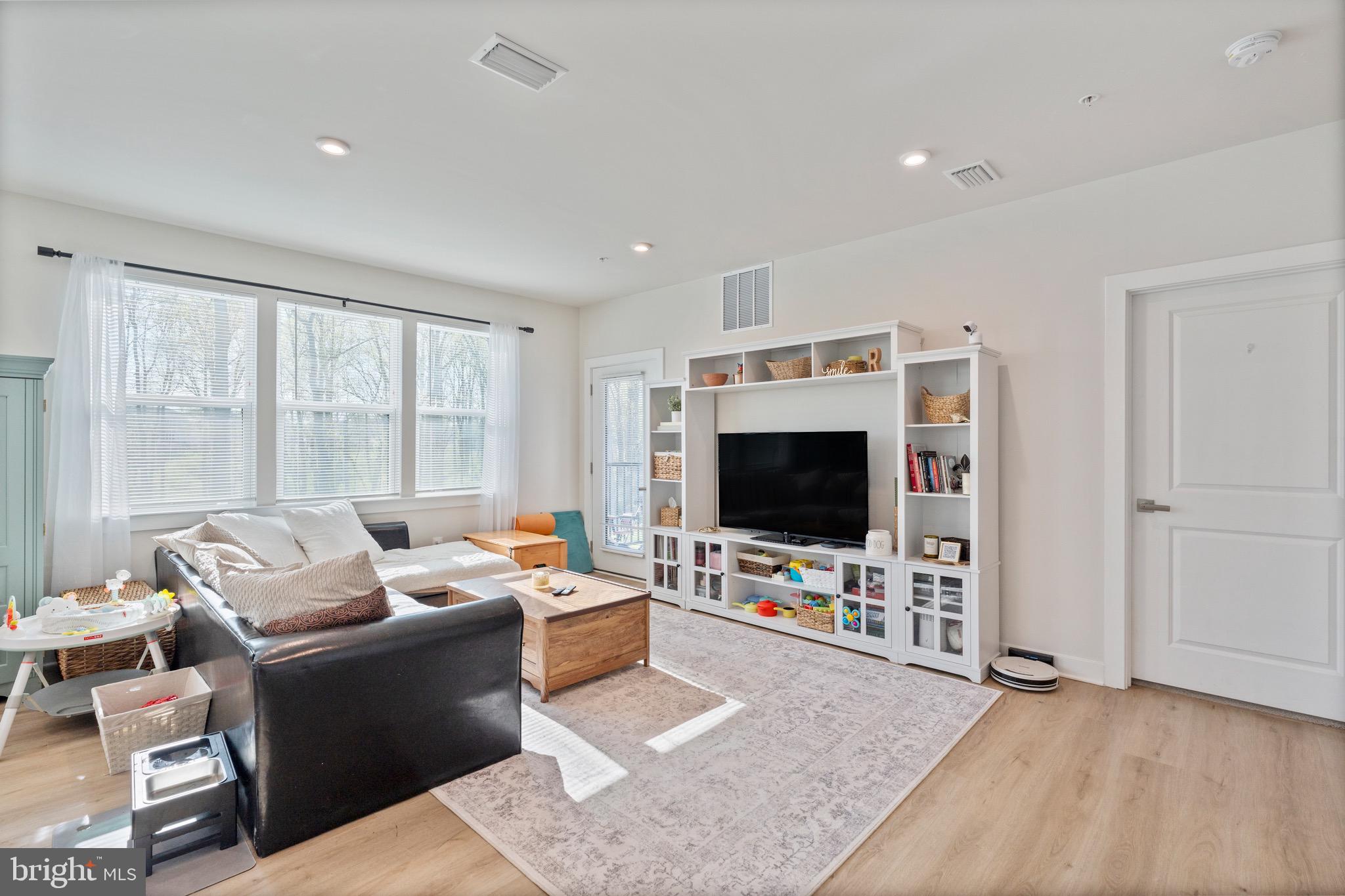 TURF VALLEY - Residential